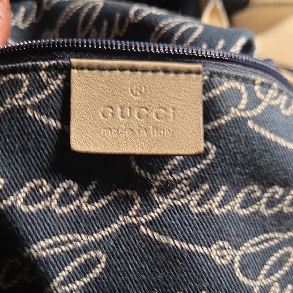 Gucci Navy and Cream Logo Tote - Picture 6 of 8